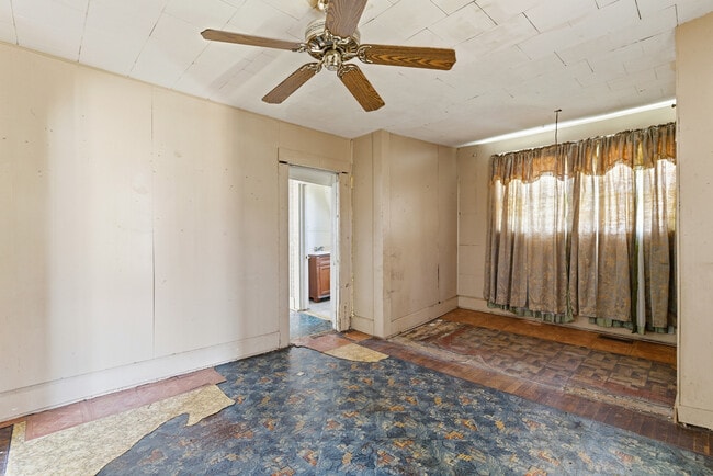 Building Photo - 3332 Walnut Ave SW