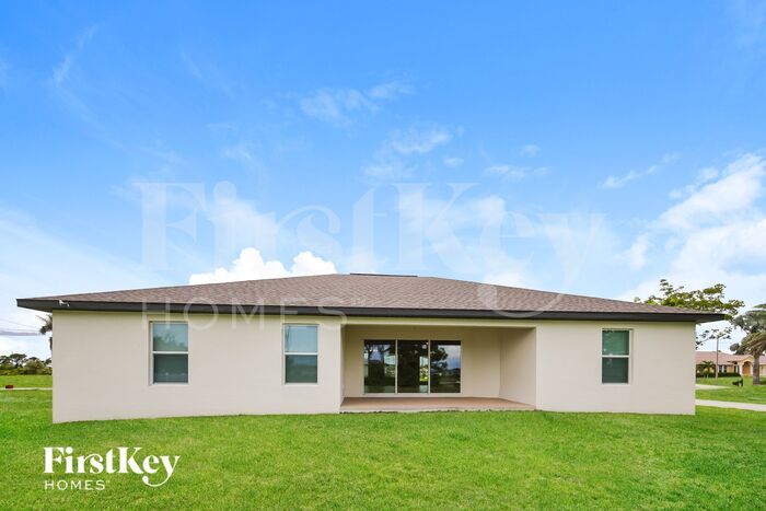 Building Photo - 1811 NW 22nd Ave