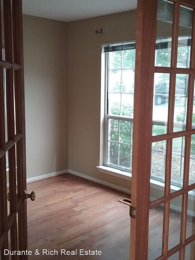 Building Photo - 3 br, 2.5 bath House - 88 Wiltshire Court