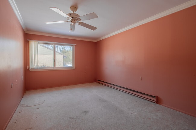 Building Photo - 24 Danbury Ct