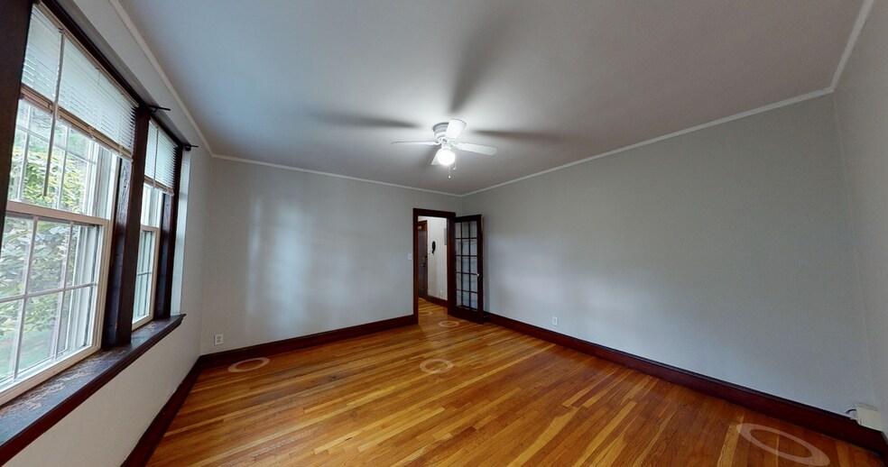 Primary Photo - 119 College Ave
