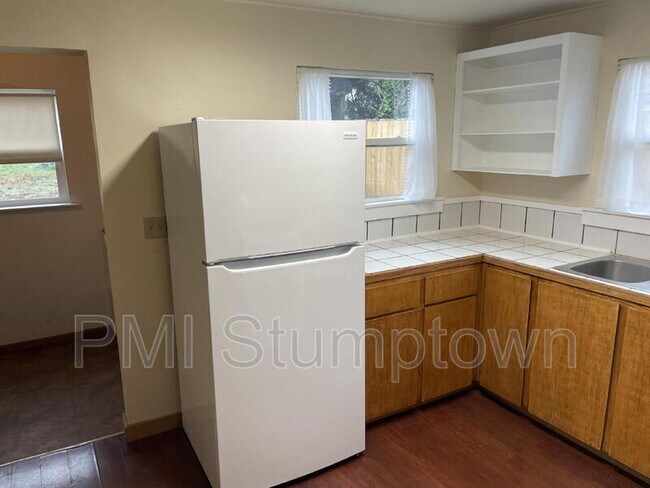 Building Photo - 6016 NE Alberta St