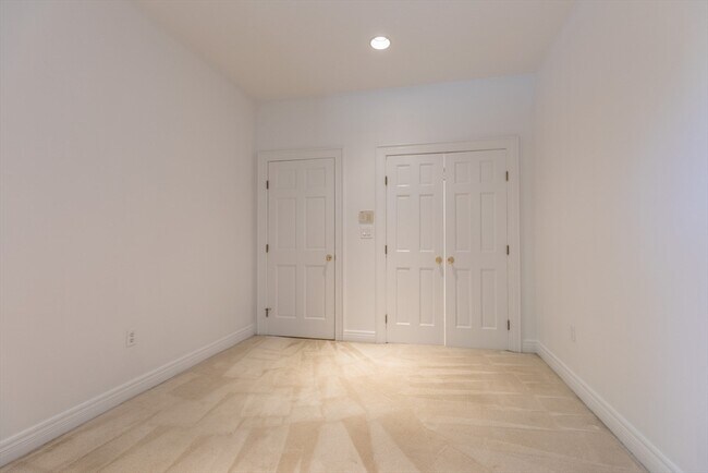 Building Photo - 90 Marlborough St