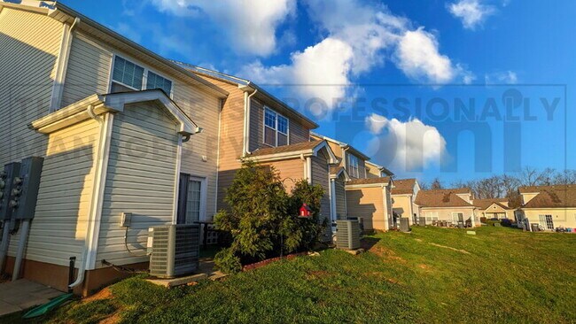 Building Photo - 311 Sam Houston Cir