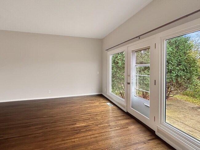 Building Photo - Stunning views. Serene atmosphere. Superb Edina. 3 Large Bedrooms + Office Space.