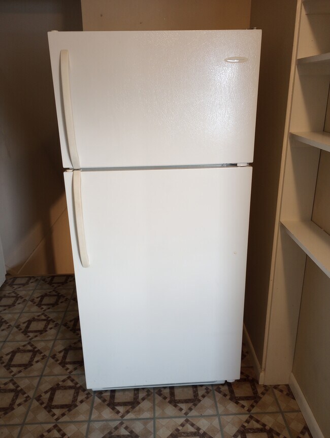 Building Photo - 198 Dover Dr