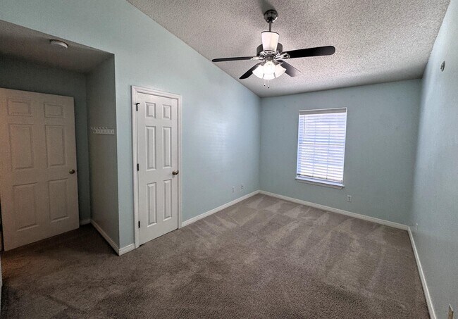 Building Photo - 852 Dunwoody Pl