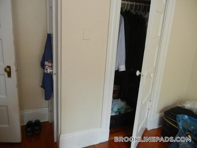 Building Photo - 208 Winthrop Rd