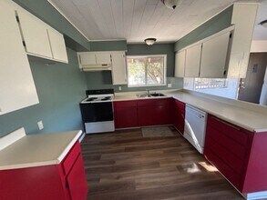 Building Photo - 2028 Linden Dr