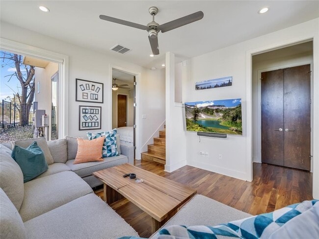 Building Photo - 6813 Valburn Dr