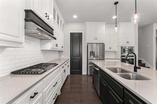 Building Photo - 1565 Amesbury Way