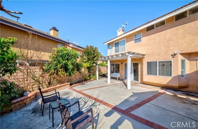 Building Photo - 5621 Rostrata Ave