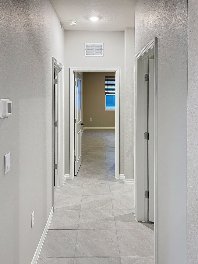 Building Photo - 13014 Willow Grove Dr