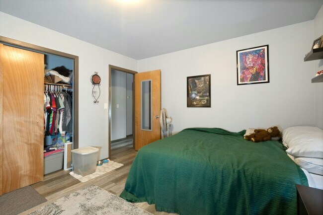 Building Photo - 271 Shannon Ct