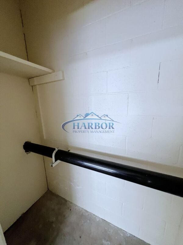 Building Photo - 4567 W 159th St