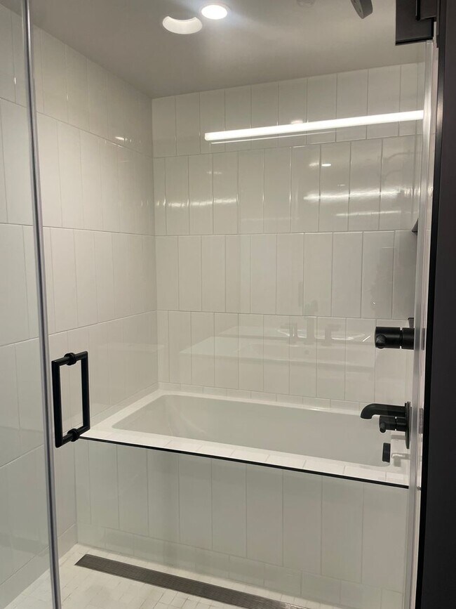 Building Photo - 960 Market St