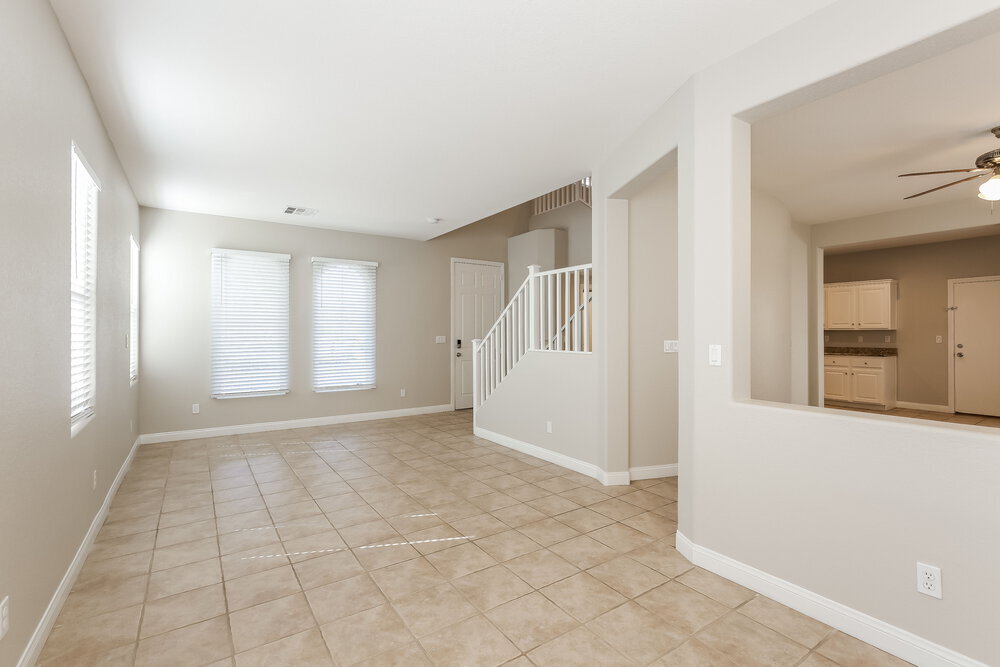 Building Photo - 8573 Primula Ct