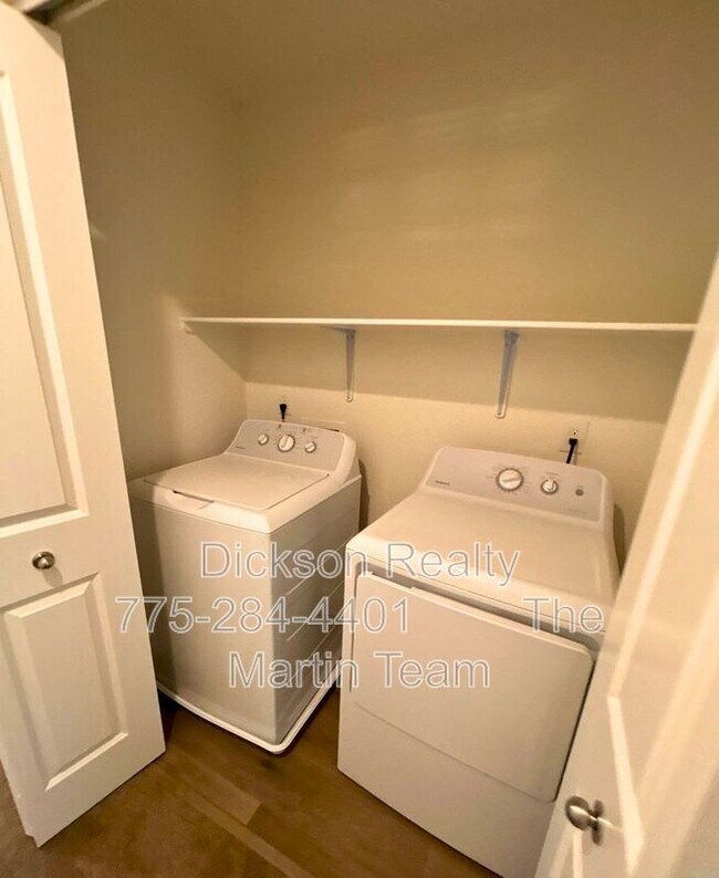 Building Photo - 1933 Muscovite Dr