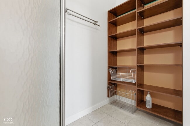 Building Photo - 141 S Meridian St