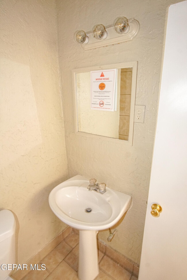 Building Photo - 1419 Wyoming Ave