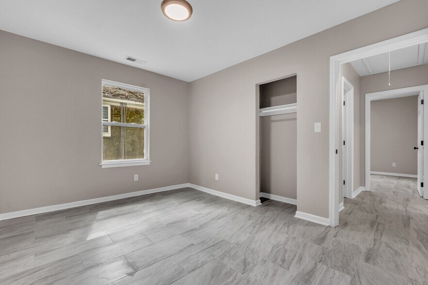 Building Photo - 3480 Vernon Ave