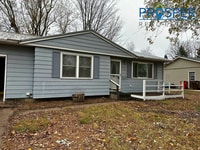 Building Photo - Convenient Living in the Heart of Eau Claire