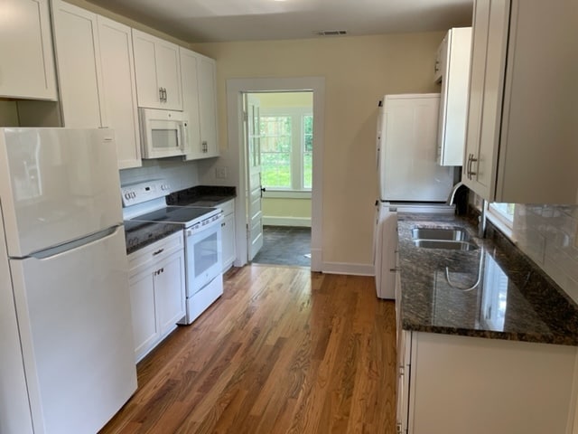 Building Photo - 456 Morton Ave