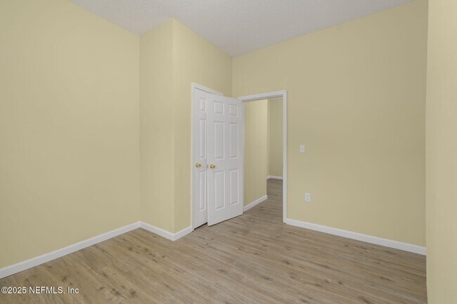 Building Photo - 1443 W 22nd St