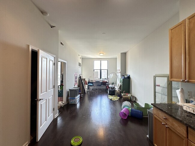 Building Photo - 1464 S Michigan Ave