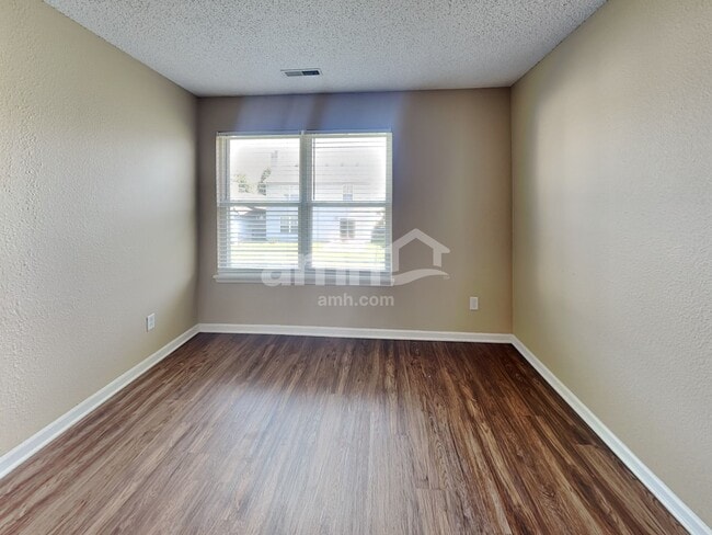 Building Photo - 6031 Draycott Dr