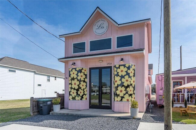 Building Photo - 9835 Willow Creek Commerce Dr