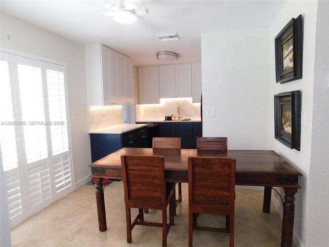 Building Photo - 108 NE 30th St