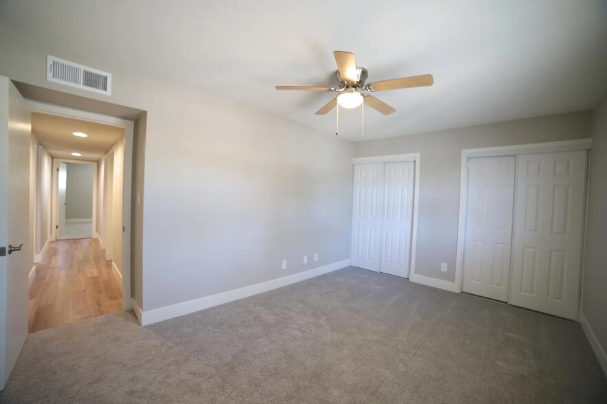 Building Photo - 4722 S Taylor Dr