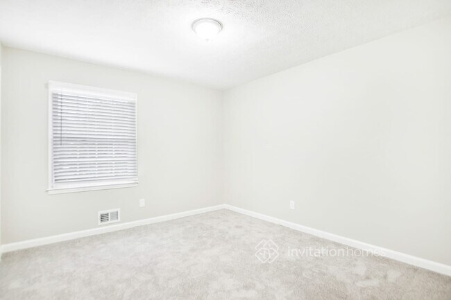 Building Photo - 2972 Timberline Rd