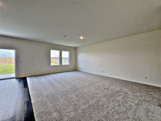 Building Photo - 8431 Vacek Xing Wy