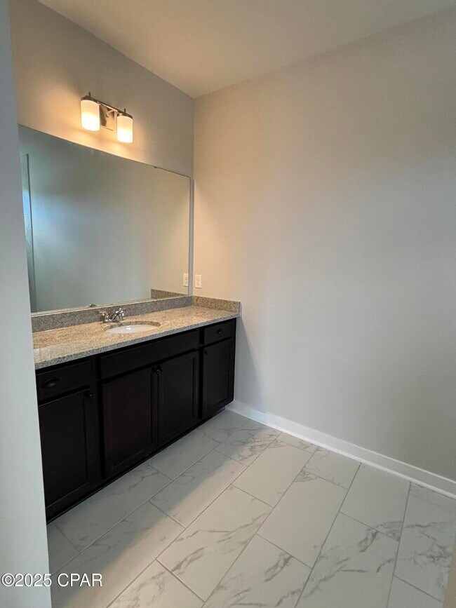 Building Photo - 1080 Blazing Star St