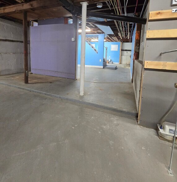 Building Photo - 399 Shawsheen Ave