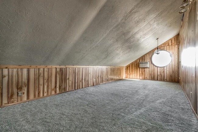 Building Photo - 1251 Kingston Rd