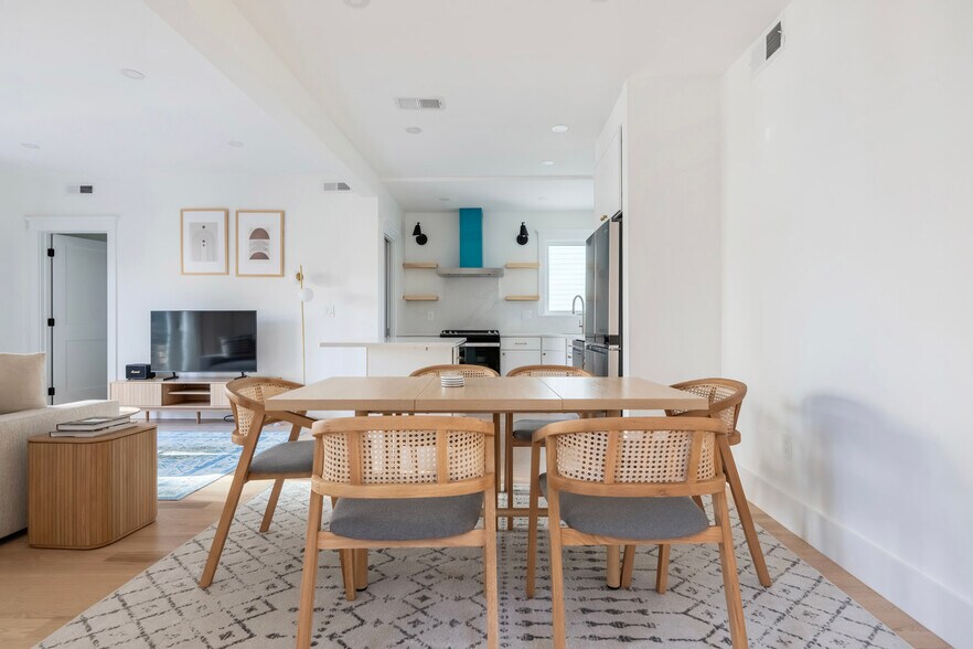 Building Photo - 50 Kinnaird St