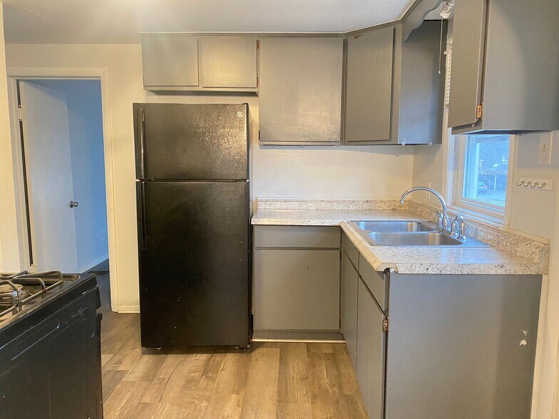 Kitchen - 294 Shields Rd