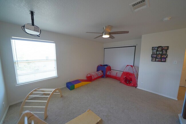 Building Photo - Spacious Schertz Home with Game Room - Realtor Commission: $500
