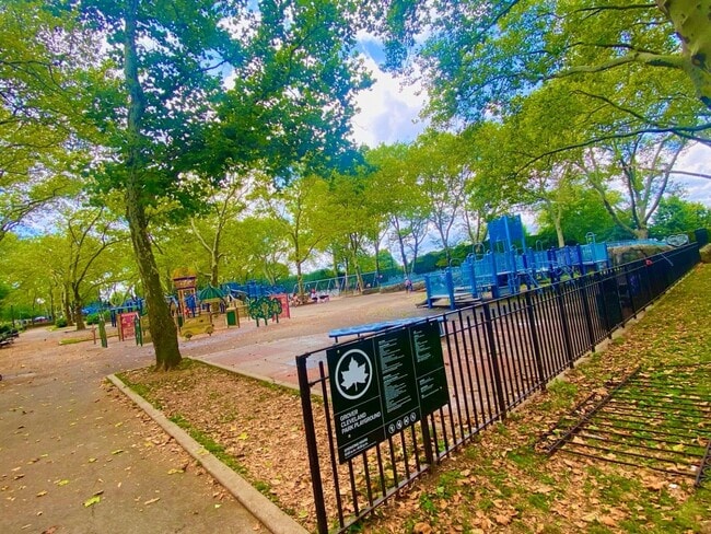 Building Photo - 21-18 Rene Ct