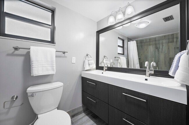 Building Photo - 11863 Wimbledon Cir