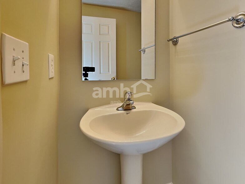 Building Photo - 4263 N Gensen Loop