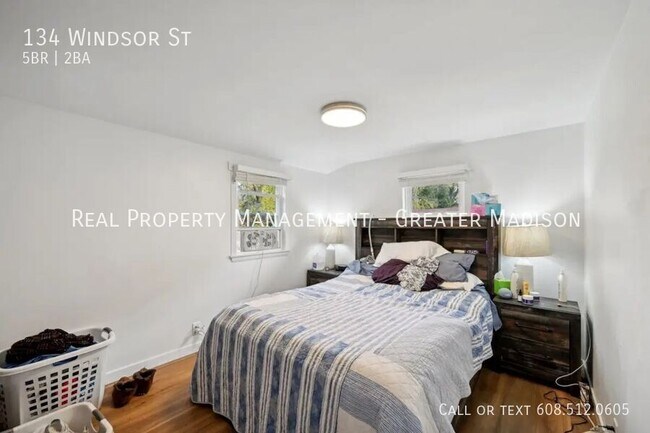 Building Photo - Spacious Home in Sun Prairie