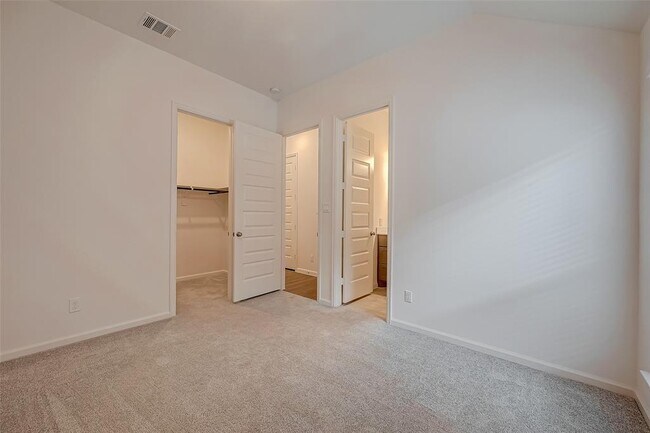 Building Photo - 4826 Joplin St