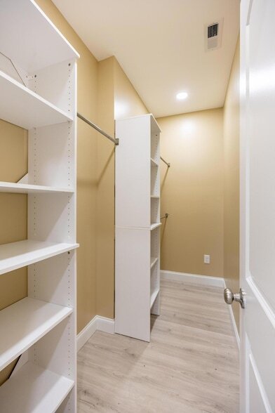 Building Photo - 8671 Blanche Rd