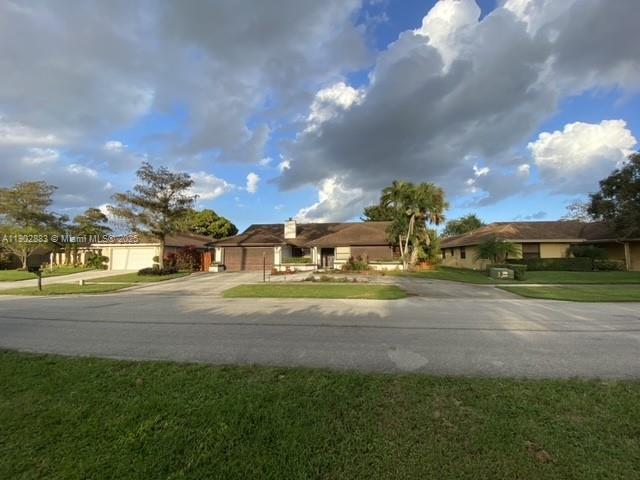 Building Photo - 13647 Barberry Dr