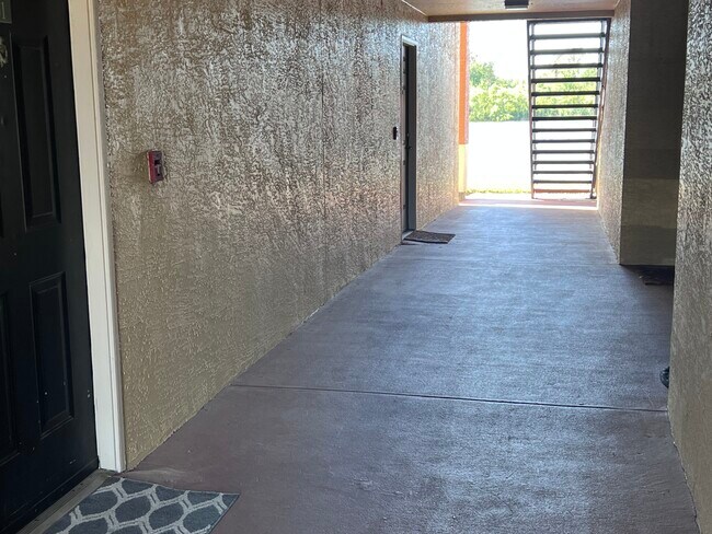 Breeze way to lake - 1929 Summer Club Dr