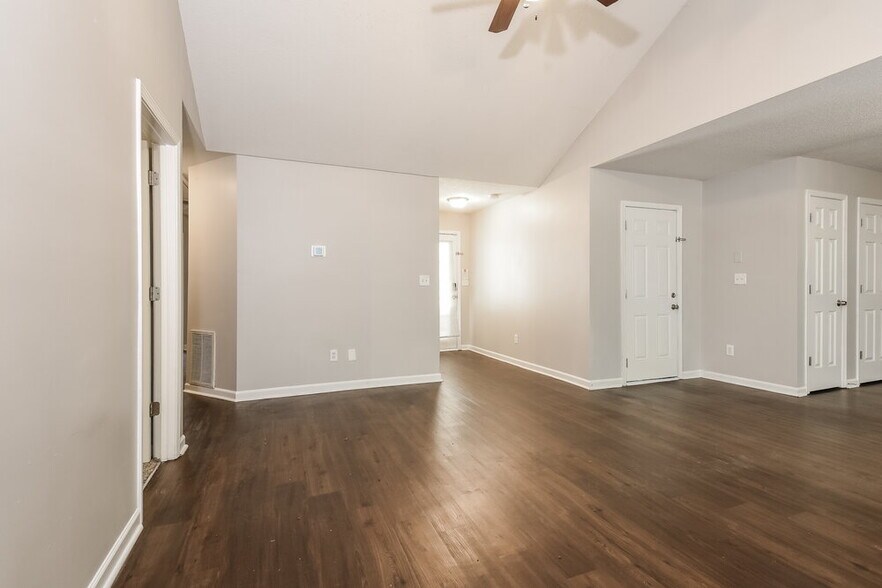 Building Photo - 3209 Lower Creek Dr